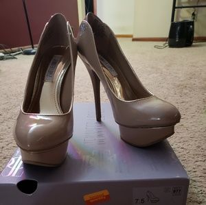 Jennifer Lopez heels only worn a couple times